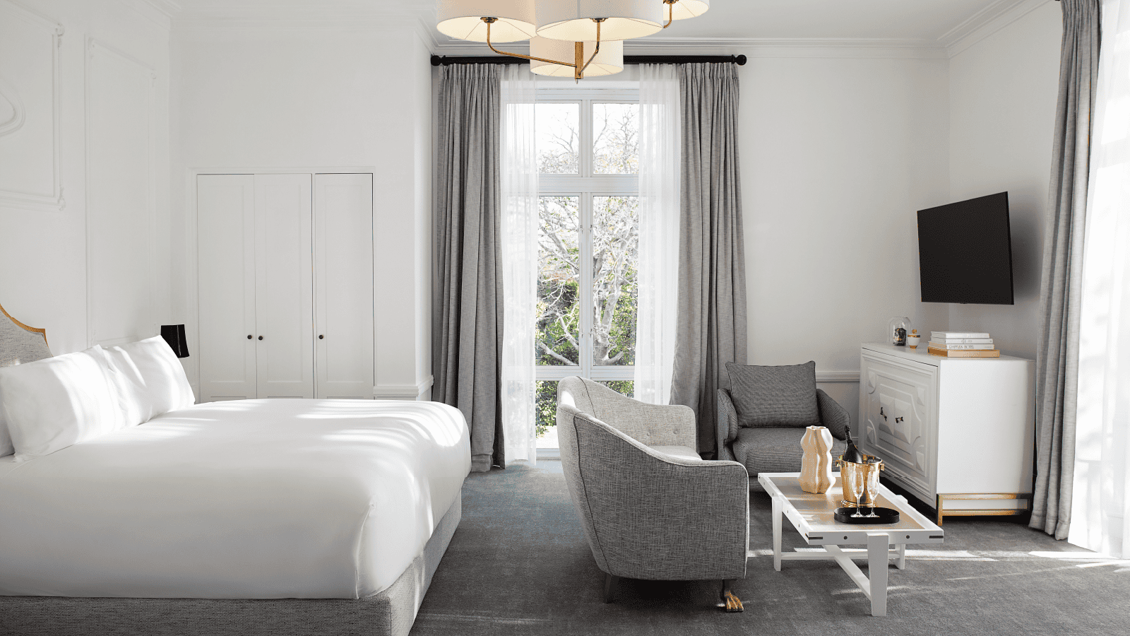 Alphen_Stay. Superior. Full Slider. 1