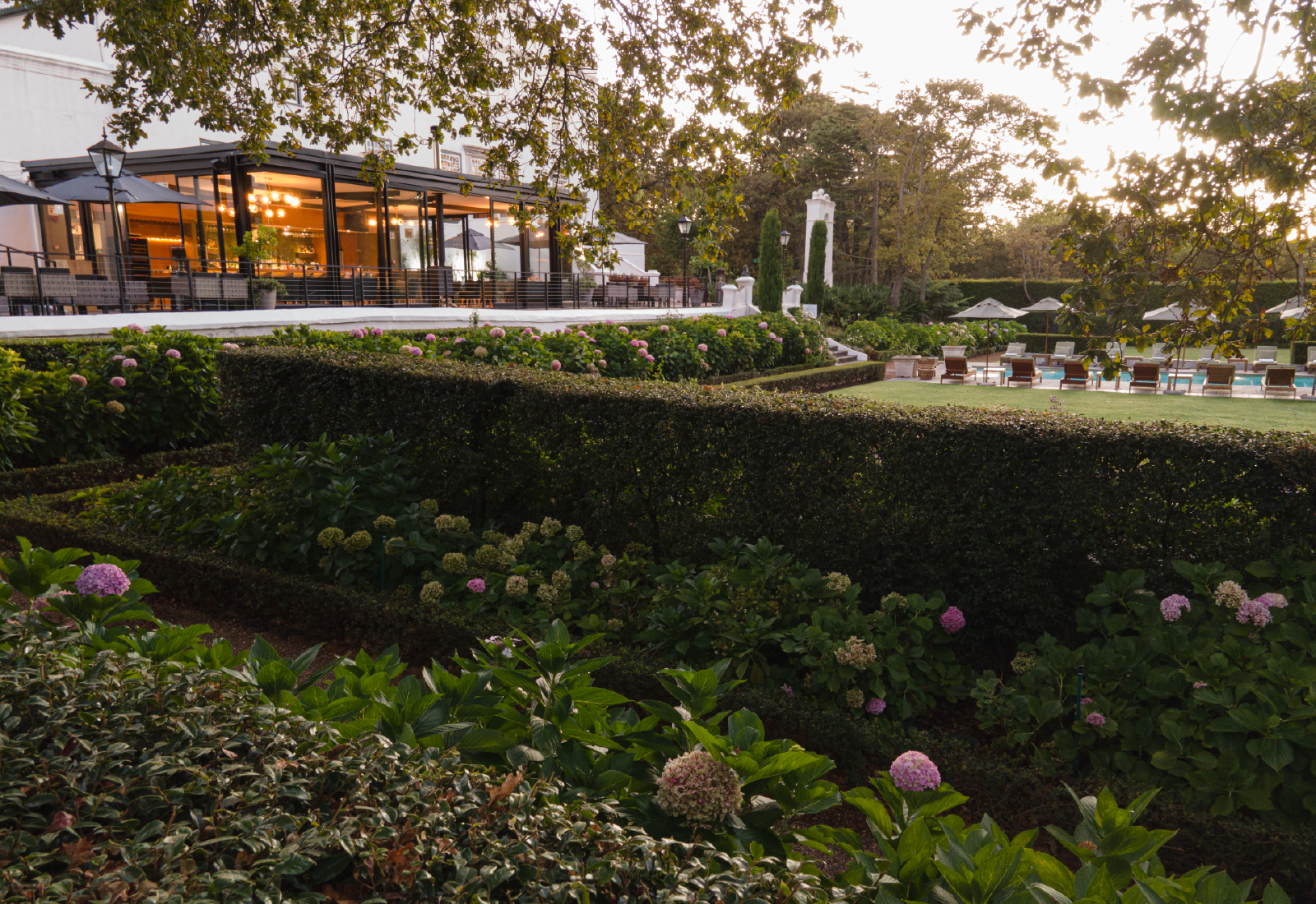 Alphen_Gallery. Grounds. 11