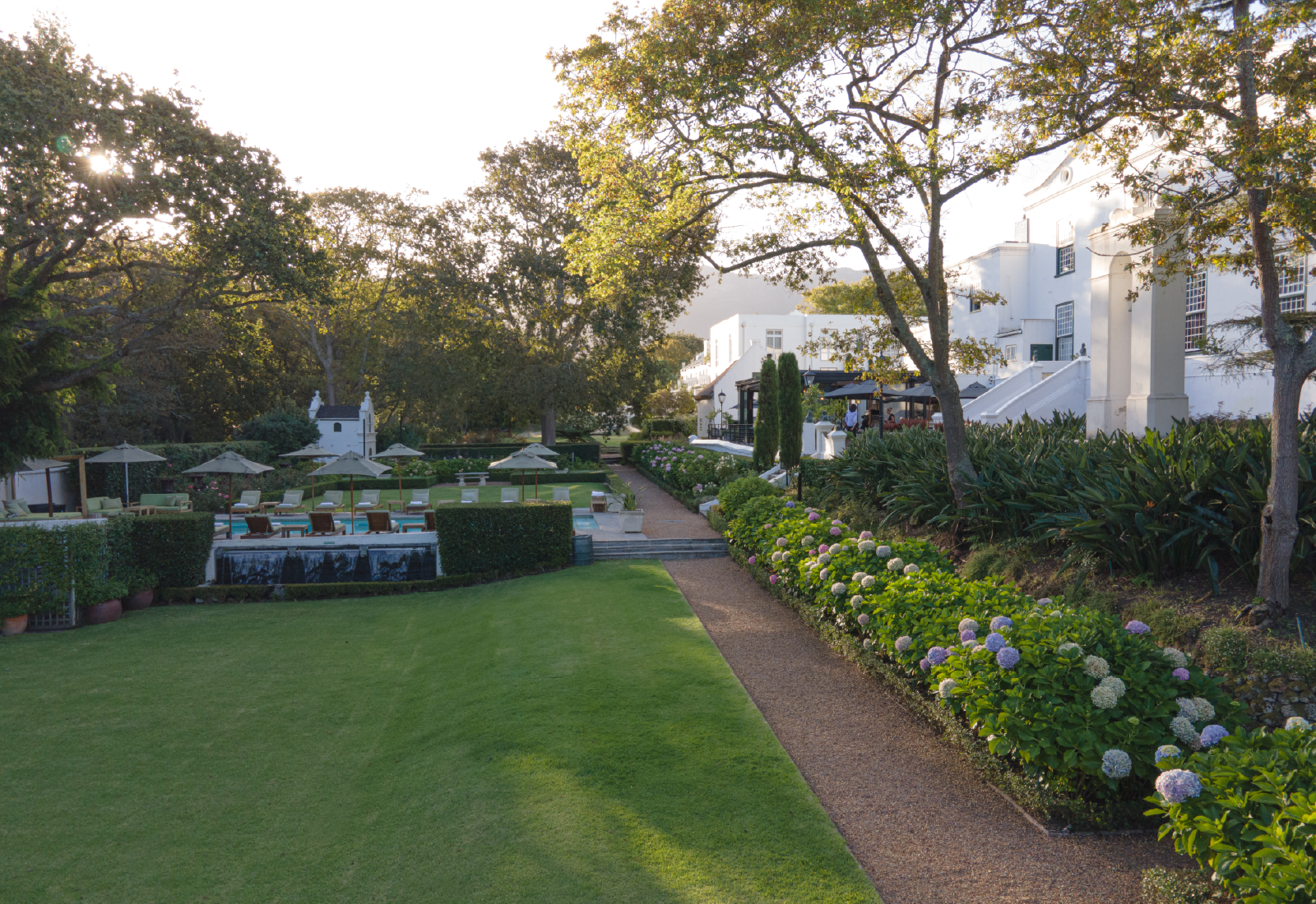 Alphen_Gallery. Grounds. 12