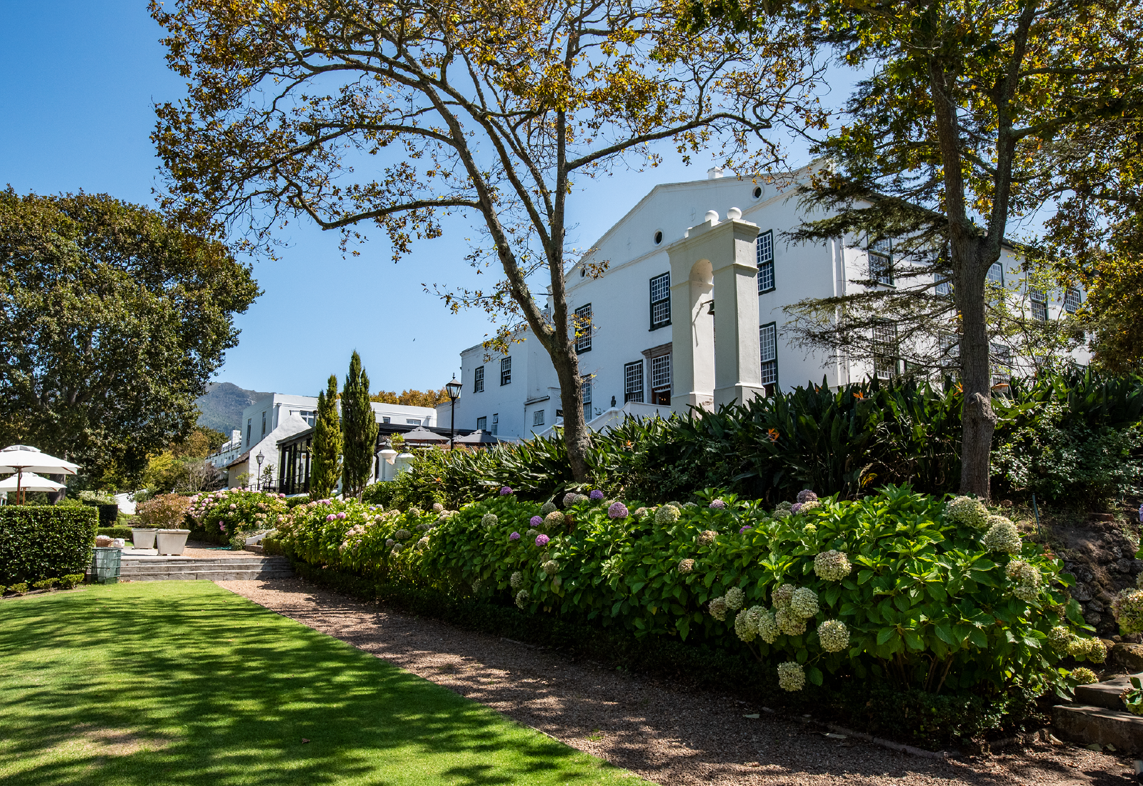 Alphen_Gallery. Grounds. 17