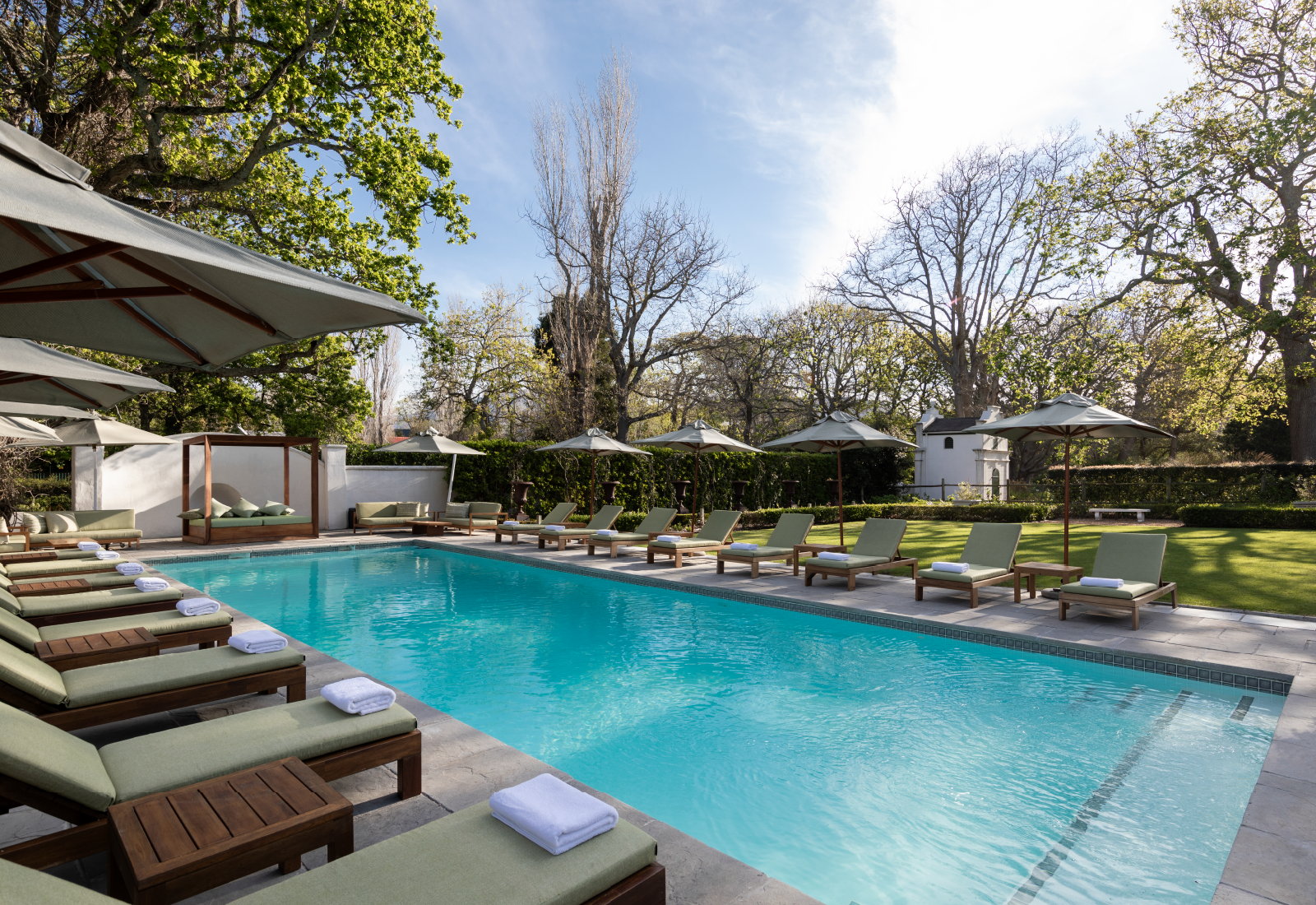 Alphen_Gallery. Grounds. 23