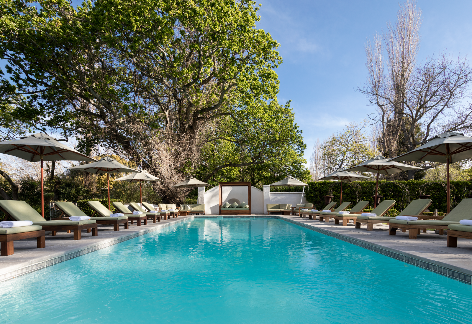 Alphen_Gallery. Grounds. 27