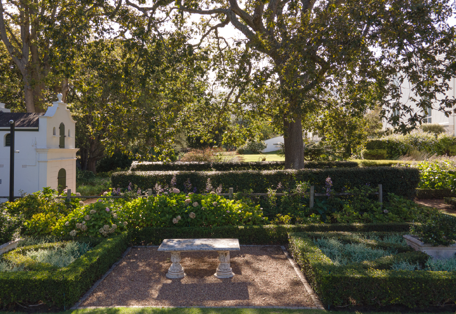 Alphen_Gallery. Grounds. 8