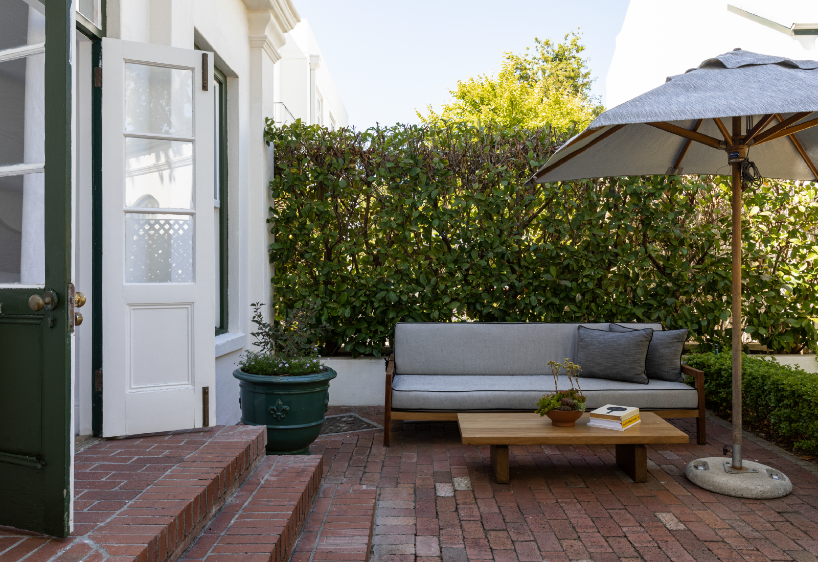 Alphen_Gallery. Stay. 5